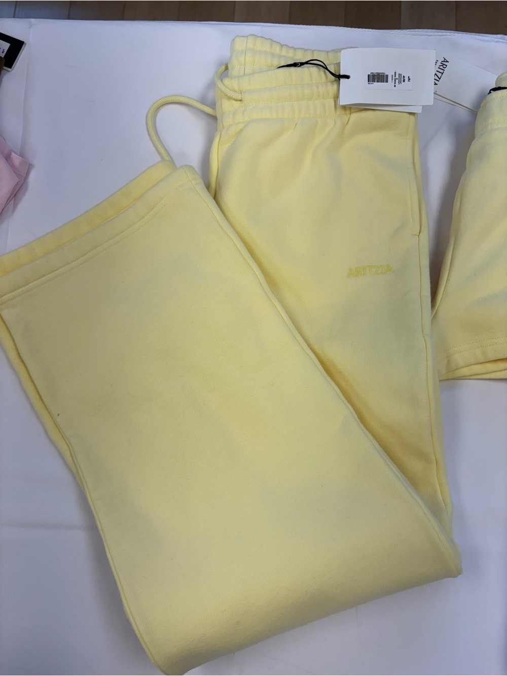 NWT boyfriend basic wide aritzia sweatfleece